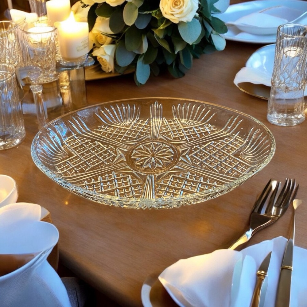 Covetro serving dish made in Italy. Mint condition